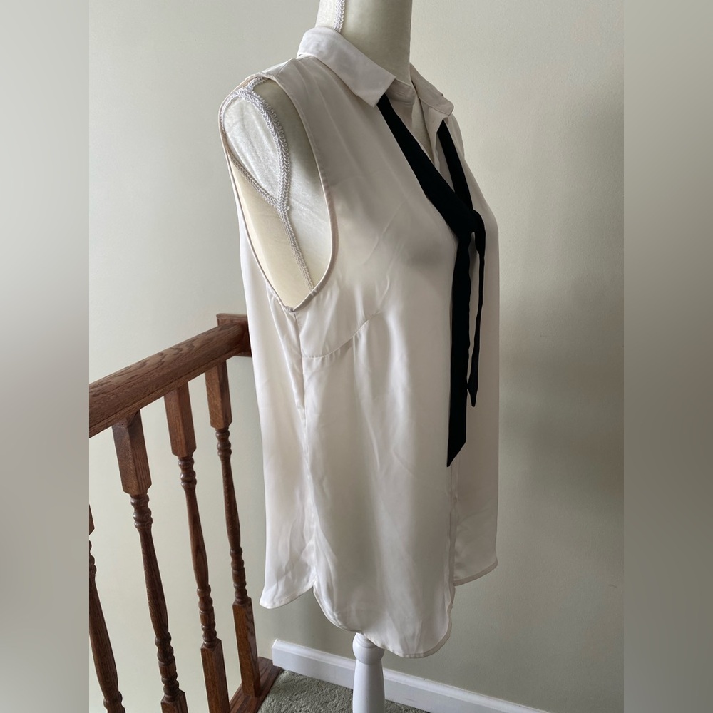H&M blouse - Picture 2 of 6